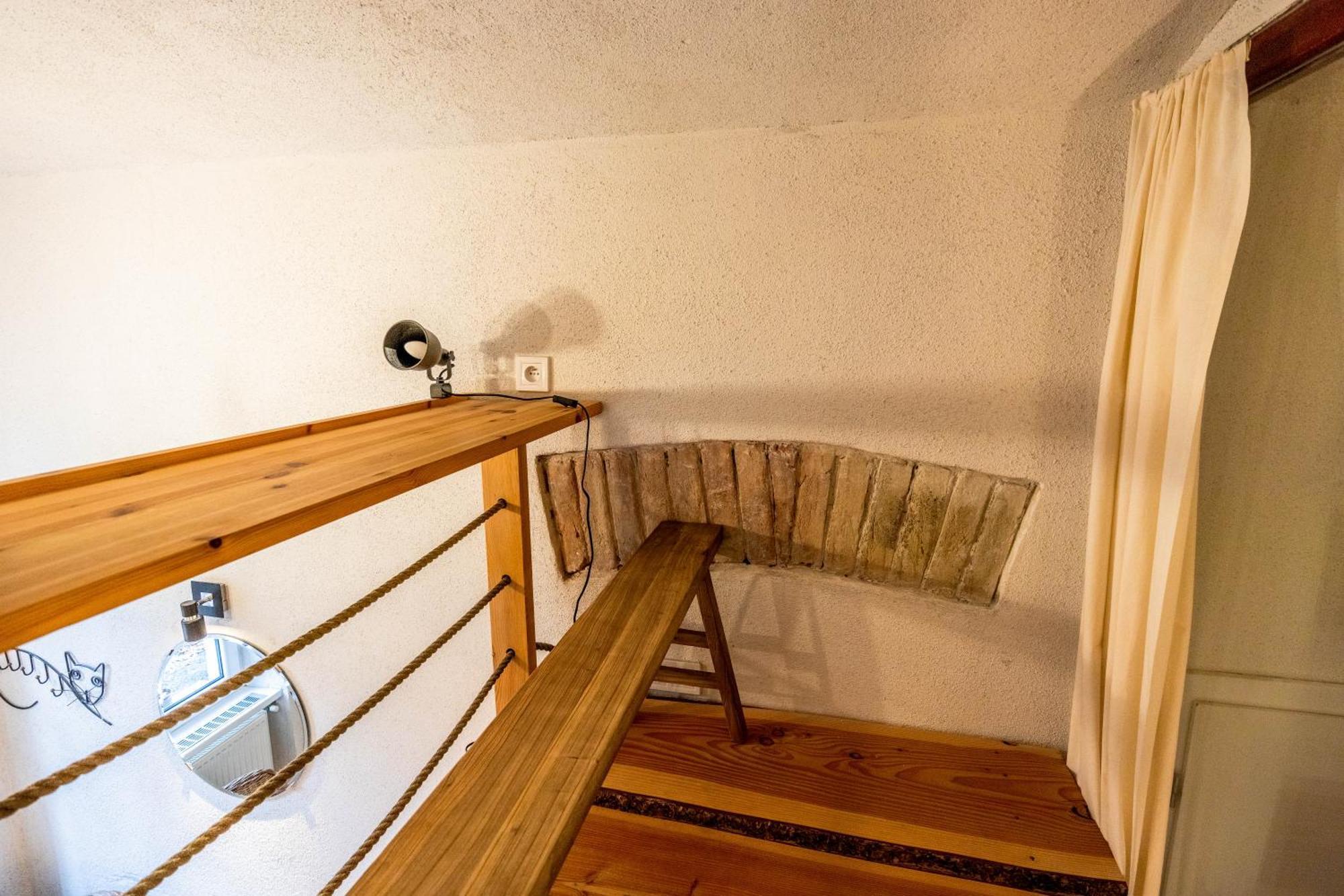 Historical Wine Apartment 브라티슬라바 외부 사진